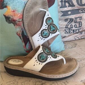 White and Turquoise Sandals Clark’s women’s size 9.5